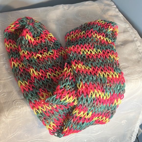 Woman/Girls Handmade combo Ear warmer and Dropped Stitch Infinity Scarf NEW - Picture 5 of 9